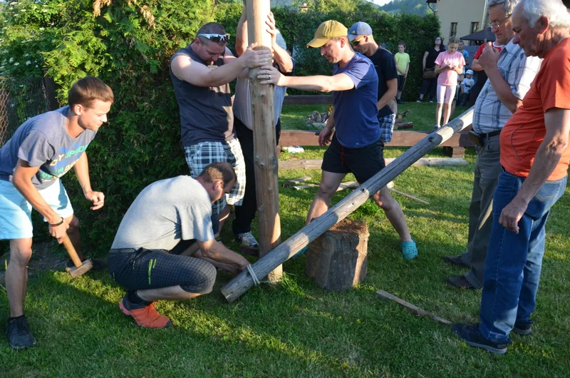 Kácení máje